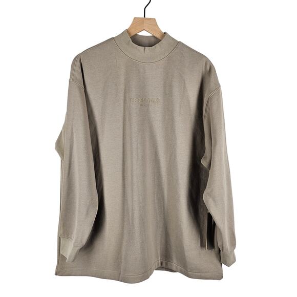 Fear of God Essentials Oversized Sweatshirt - Classic Minimalist Style - Picture 1 of 11